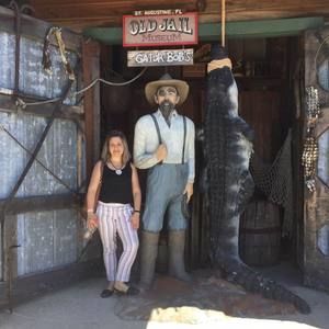 Meet your Posher, Yenisel